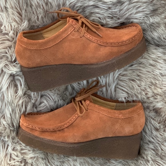 Clarks Shoes - Clark’s originals wallabees platform brown 6.5